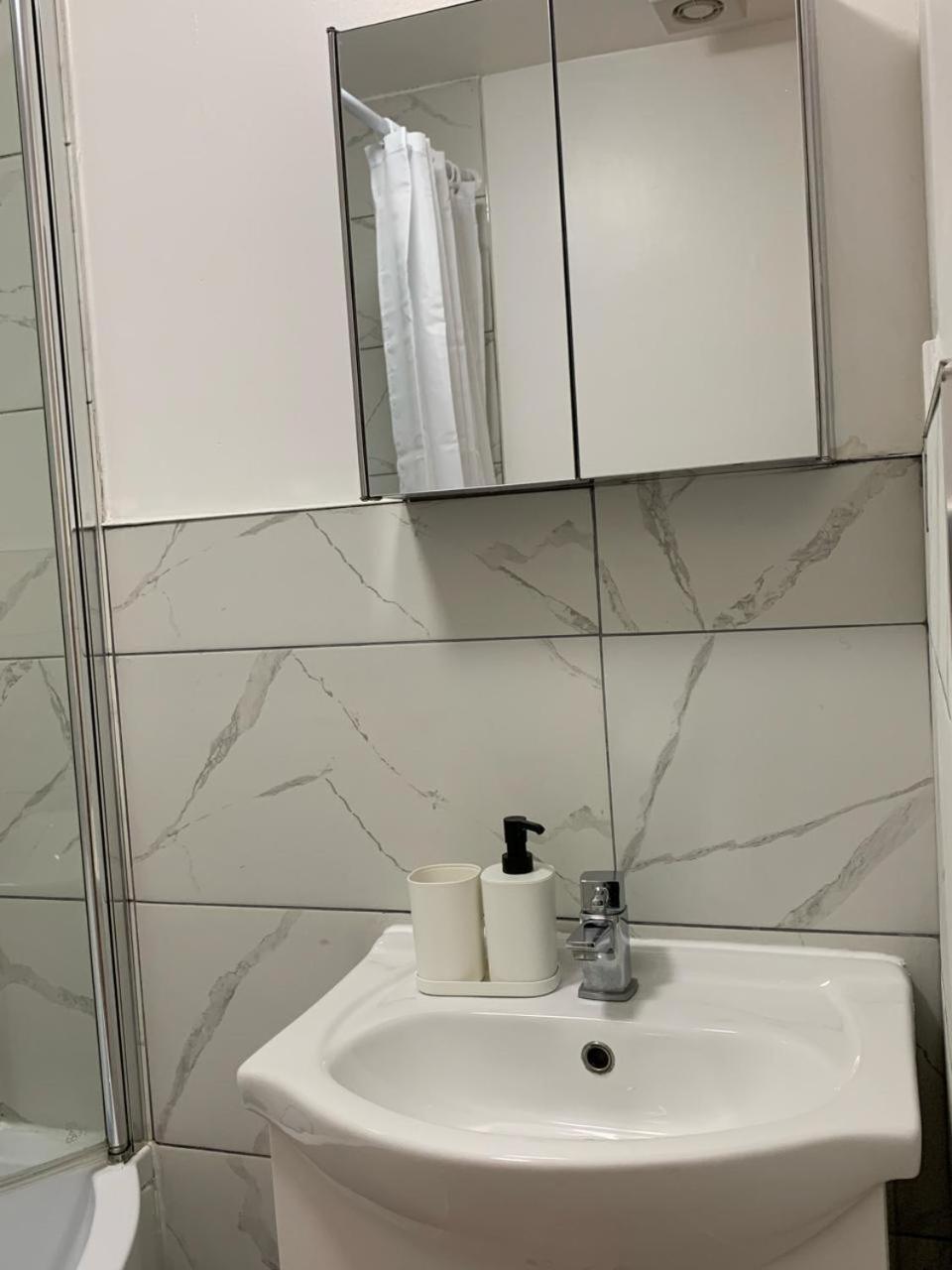 Apartamento Cobbold Court Share Flat Londres Exterior foto